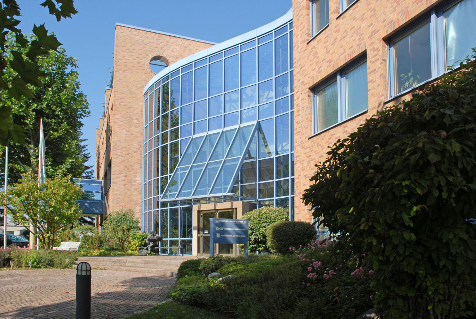 Das ZVW Verlagsgebäude von außen.